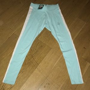 Puma Classics Logo size M new with the tag